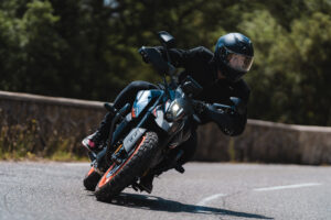 125 Hyper Trail - Action (15)