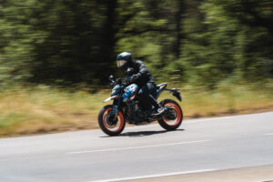 125 Hyper Trail - Action (3)