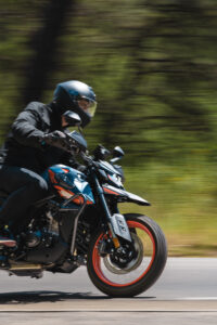 125 Hyper Trail - Action (5)