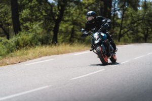 125 Hyper Trail - Action (8)