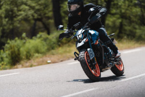 125 Hyper Trail - Action (9)