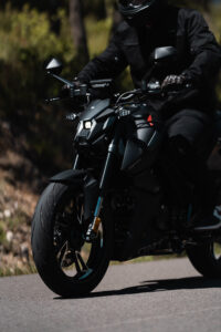 125 Roadster R Action (4)