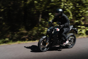 125 Roadster R Action (5)