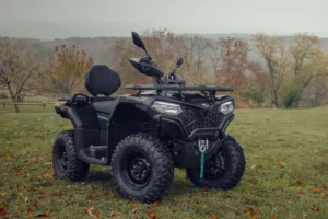 CFMOTO-CFORCE-520-Black-Line-long-visuel_30