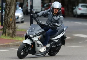 kymco-super-8-r-20-scaled-1164x800-c-center